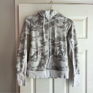 ✨FINAL SALE✨Athleta Triumph Hoodie in Grey Gypsum Camo
